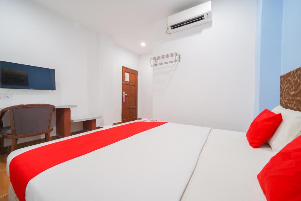 JMA FERRINGHI BEACH HOTEL - Deluxe Double Room (2 Adults + 1 Child)