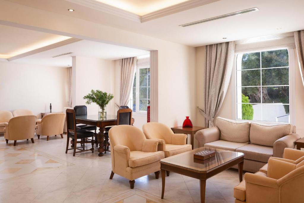 Posezení v ubytování Avalon Palace Hotel