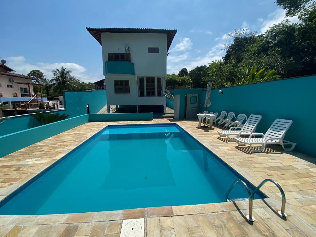 伊利亞貝拉的住宿－Ilhabela Casa com Piscina，屋顶上的游泳池