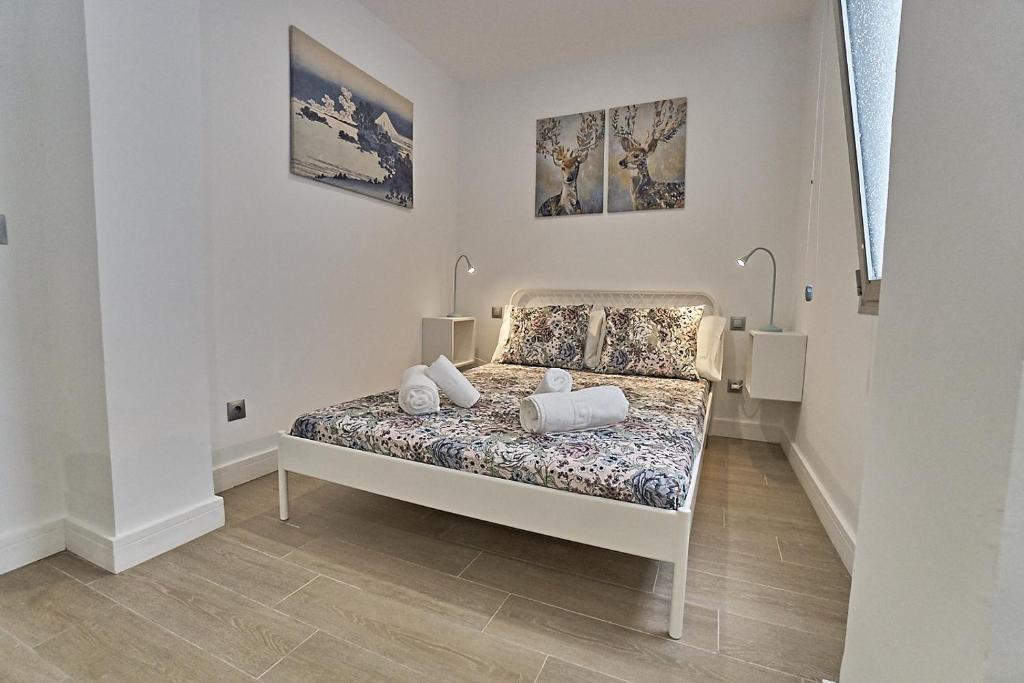 Postel nebo postele na pokoji v ubytování Malibú Canteras Studio 8 - Playa, WiFi, SmartTV, AC