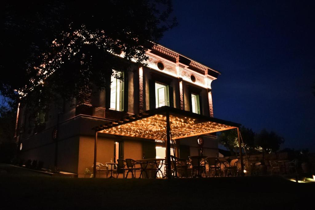 Budova, v ktorej sa hotel nachádza