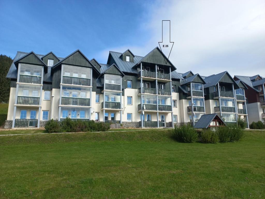 Budynek, w którym mieści się apartament