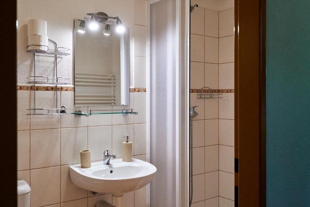 Koupelna v ubytování Penzion pod Stráni