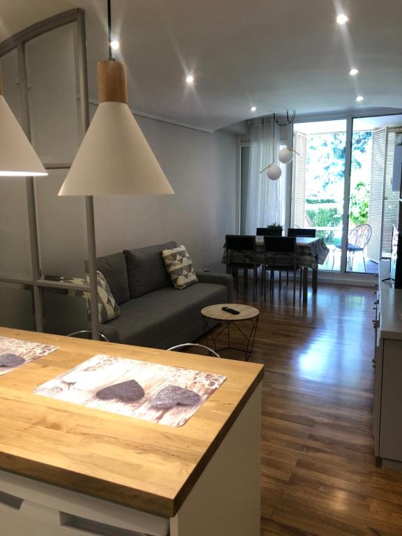 Alojamientos Castellana Jardín 1 y 2 PARKING Y PISCINA GRATIS!! - 19