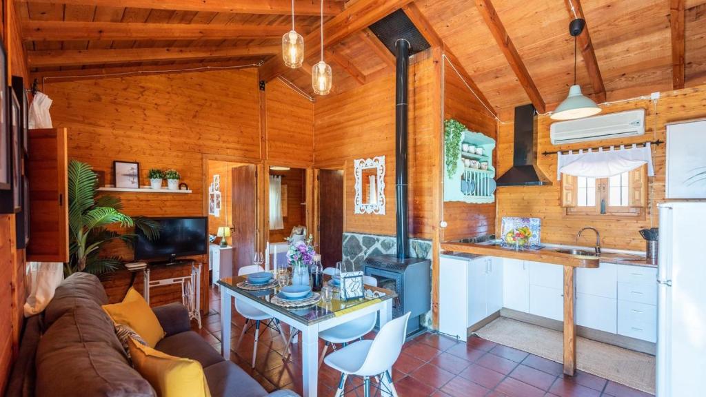 Kuchyň nebo kuchyňský kout v ubytování Casa Hornillos Alozaina by Ruralidays