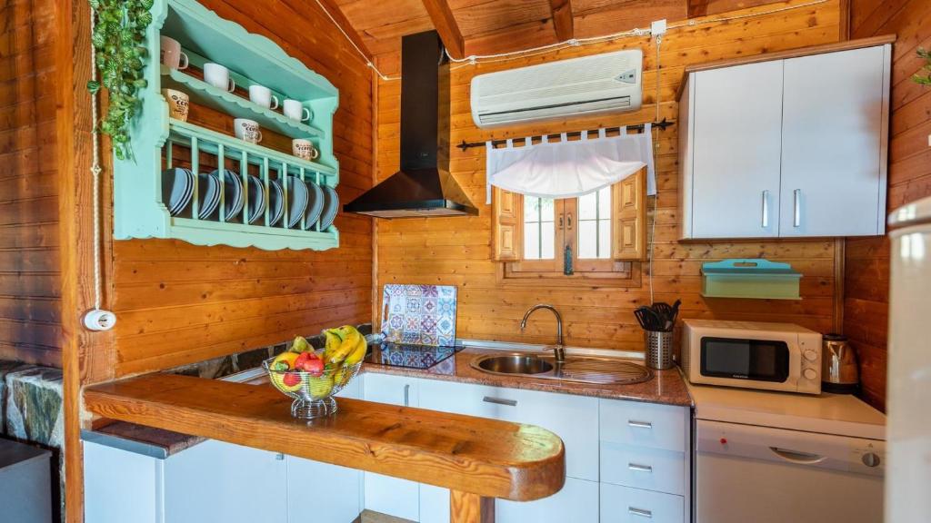 Kuchyň nebo kuchyňský kout v ubytování Casa Hornillos Alozaina by Ruralidays