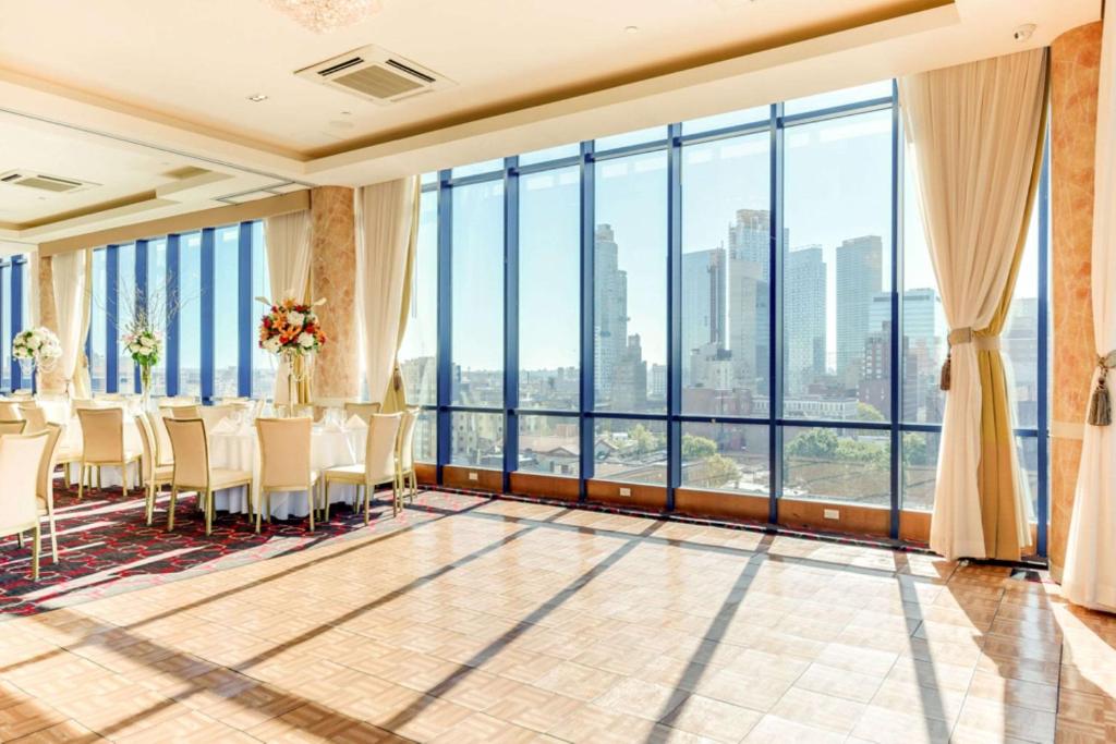 Vista LIC Hotel, Premier Collection by Best Western photo