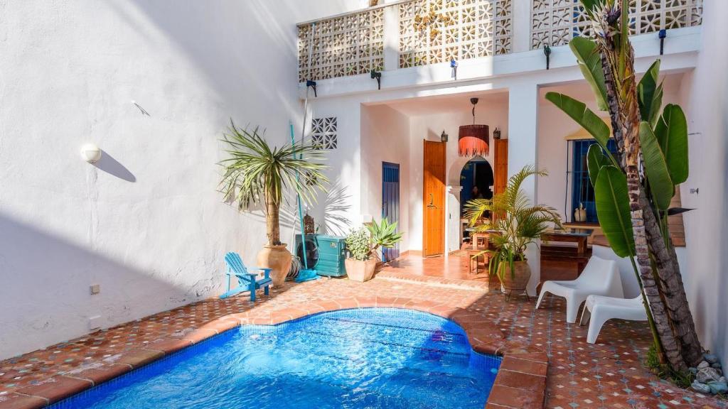 The swimming pool at or close to Villa El Patio Andaluz Velez-Malaga by Ruralidays