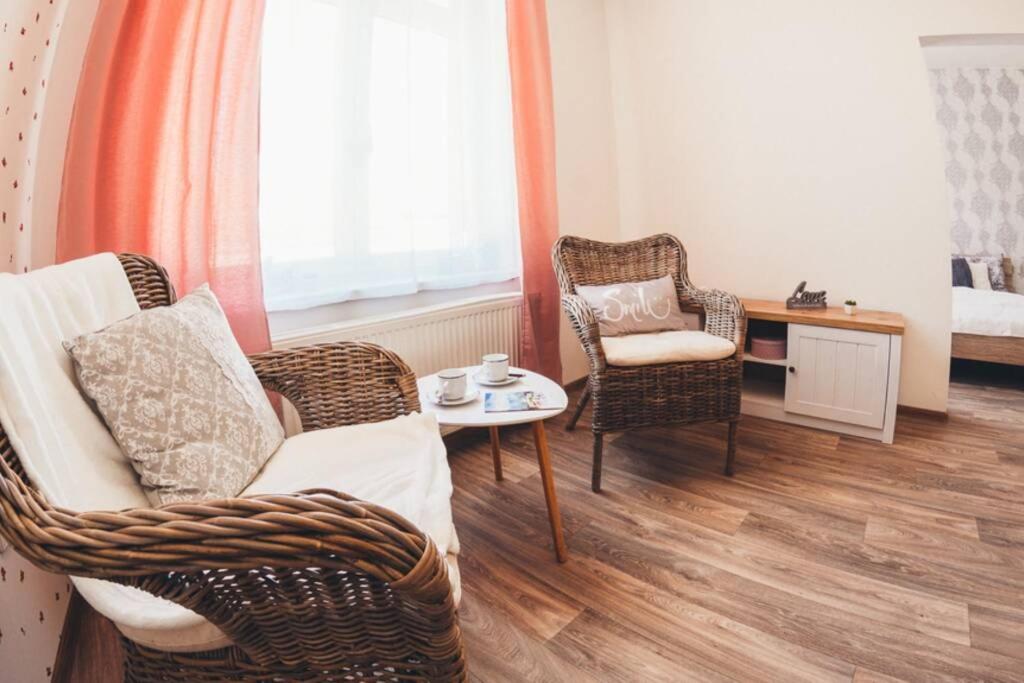 Posezení v ubytování Stylový apartmán v centru Náchoda