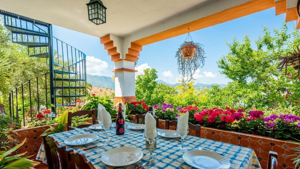 Vonkajšia záhrada v ubytovaní Casa Los Cactus El Gastor by Ruralidays