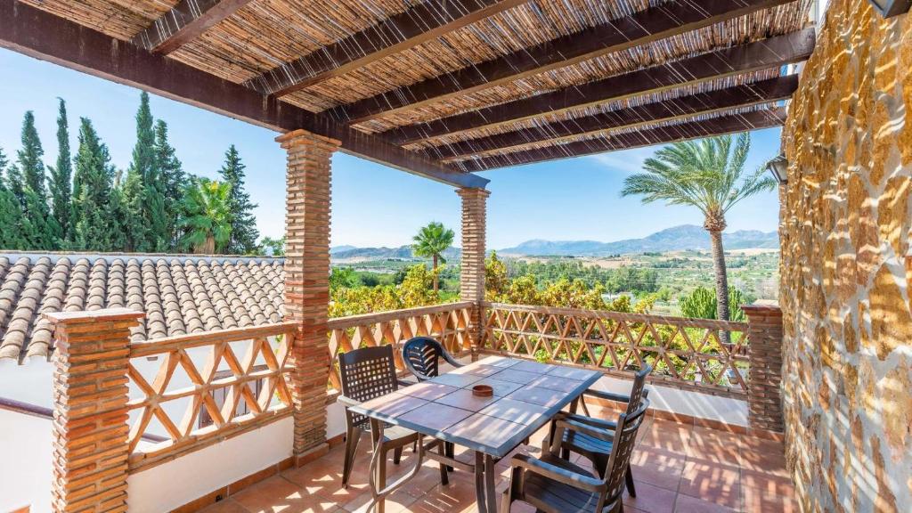 Casa La Vina del Arenal Pizarra by Ruralidays, Pizarra ...