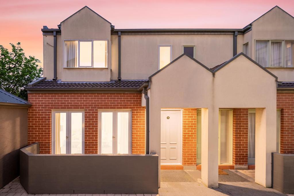 Aligned Corporate Residences Kew - Resim 40