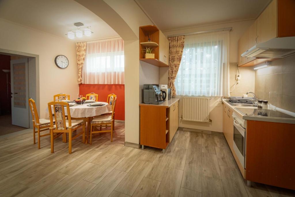 Zsuzsi Apartman