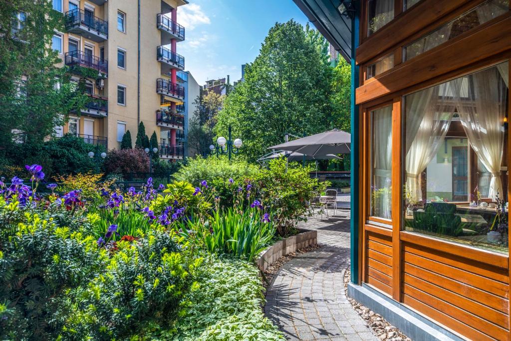 Zahrada ubytování Corvin Hotel Budapest Sissi Wing