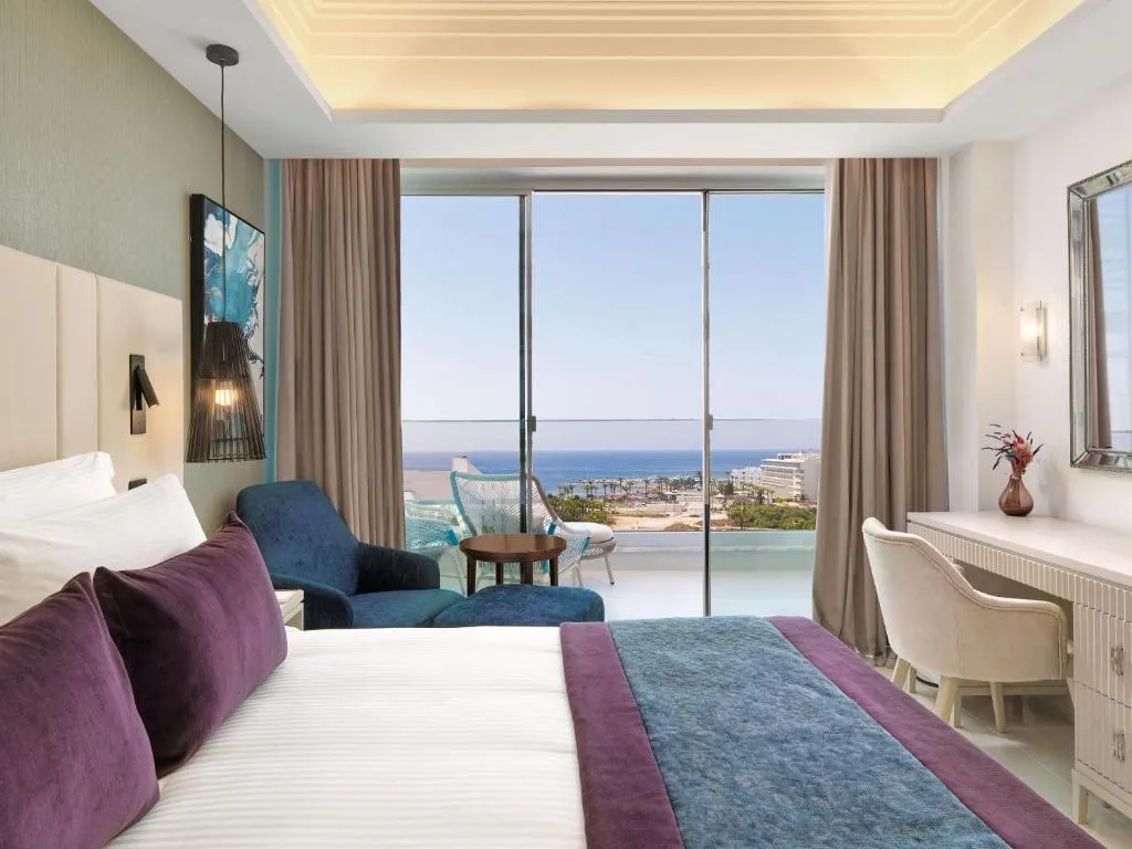 Deluxe Room with Pool & Garden View