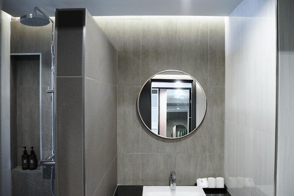 The Rise Suites Hotel, Chiang Mai - SHA Extra Plus - Resim 3