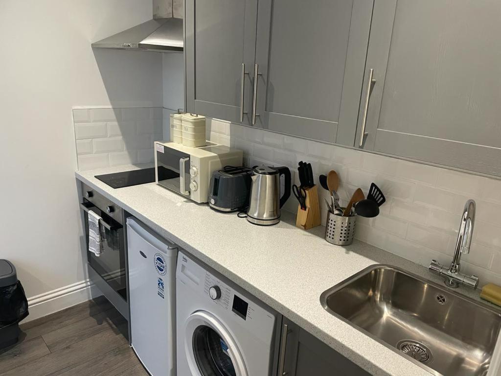 Queen Street Apartments - 