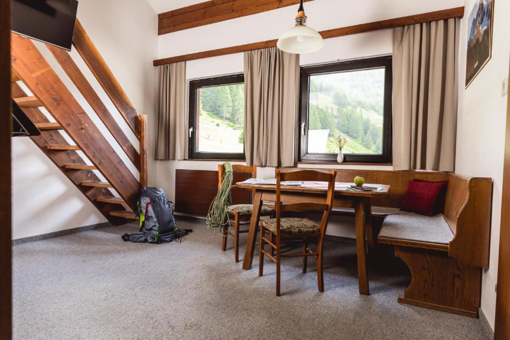 Posezení v ubytování Gästehaus Tauernhaus