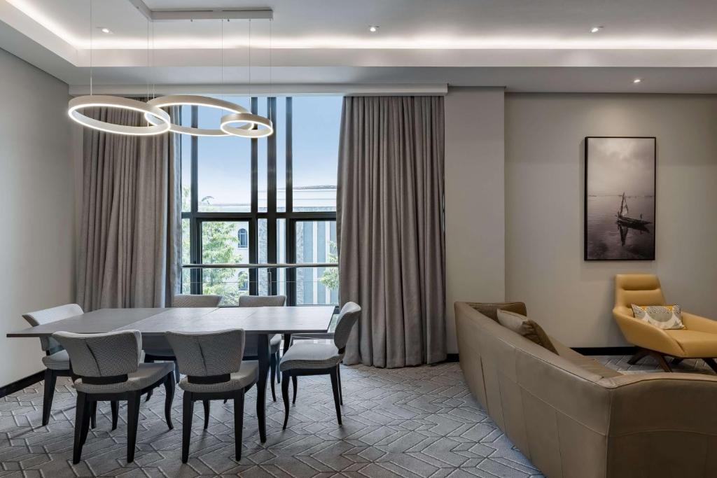 Χώρος καθιστικού στο Radisson Lagos Ikeja