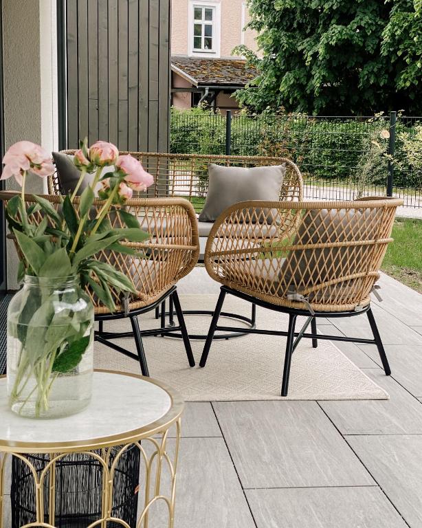 A garden outside Apartments Traunkai Bad Ischl