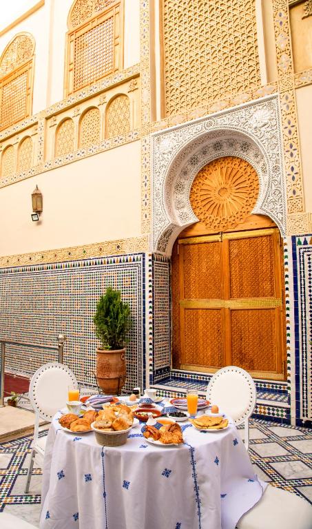 Menjar al riad o a prop
