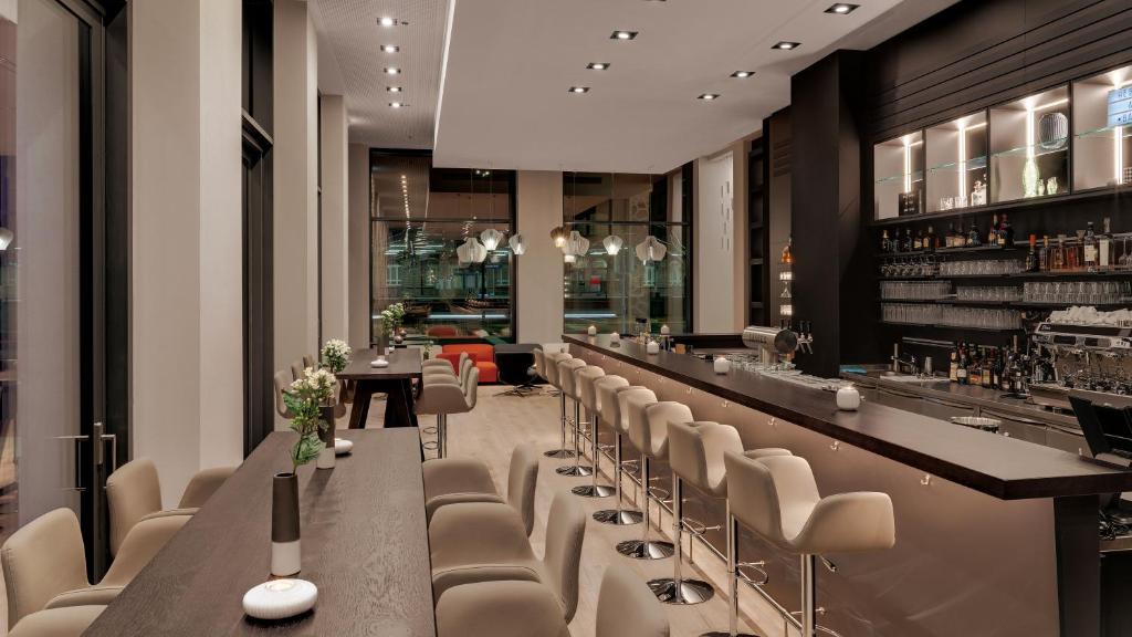 Lounge nebo bar v ubytování Hotel Stadt Lörrach