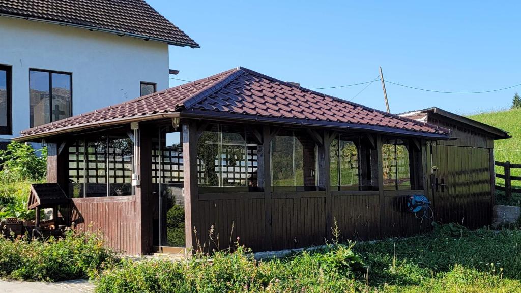 Budova, kde se vila nachází