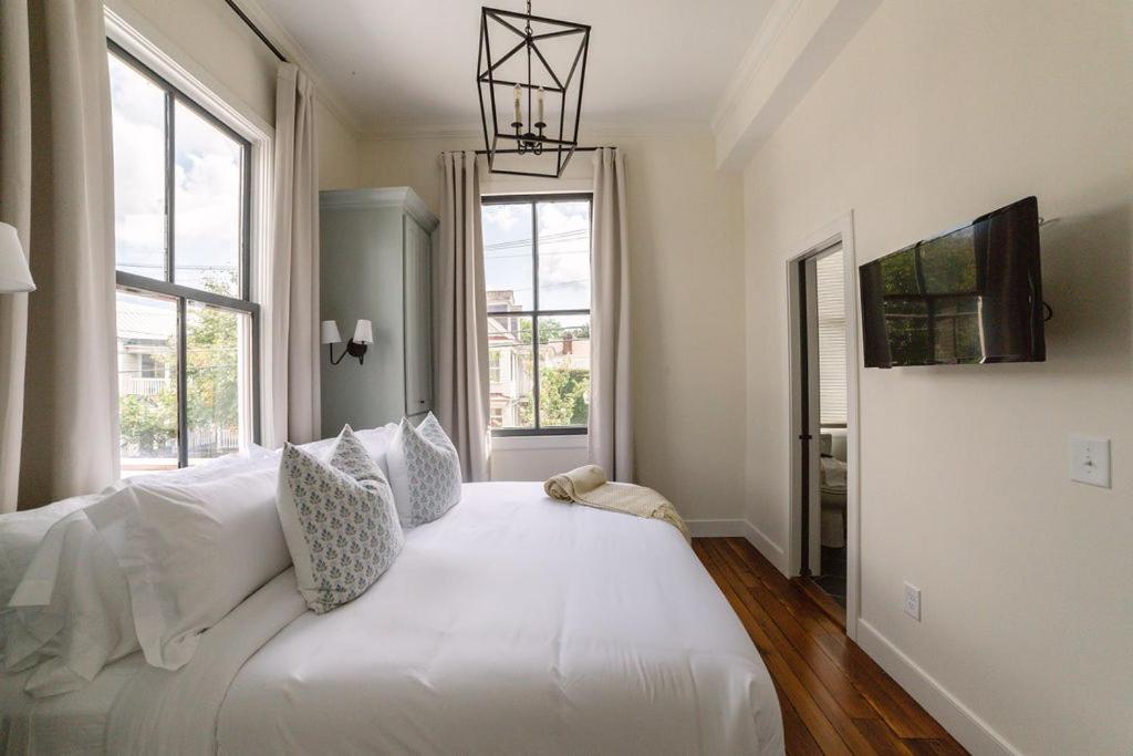 Postel nebo postele na pokoji v ubytování Guesthouse Charleston EAST 46 H