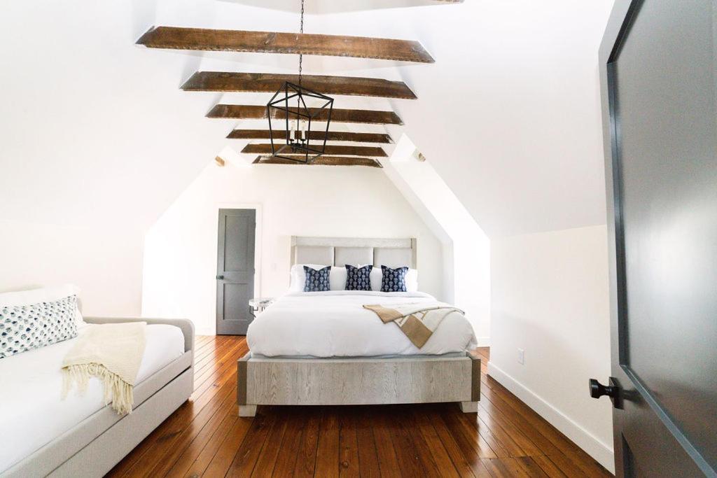 Postel nebo postele na pokoji v ubytování Guesthouse Charleston EAST 46 H