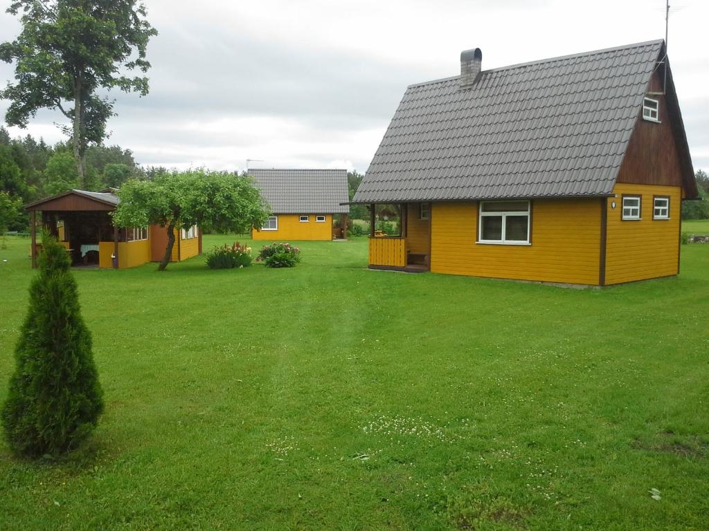 Aed väljaspool majutusasutust Laasi-Jaani Holiday Homes