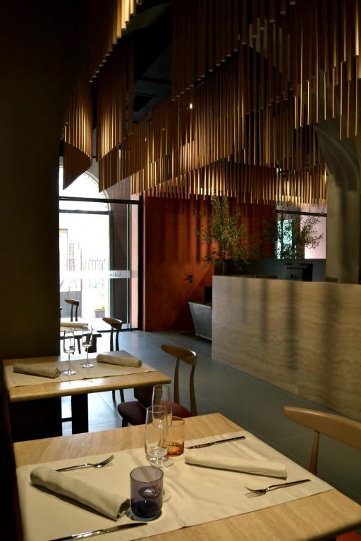 Reštaurácia alebo iné gastronomické zariadenie v ubytovaní Villa Scaduto Residence