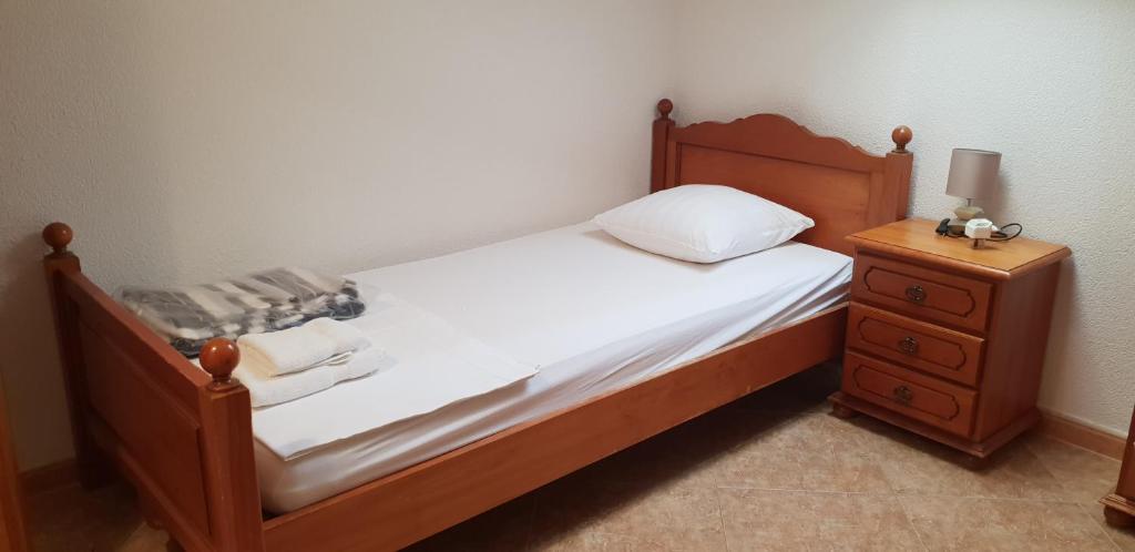 Łóżko lub łóżka w pokoju w obiekcie Apartmani Citrus Novigrad