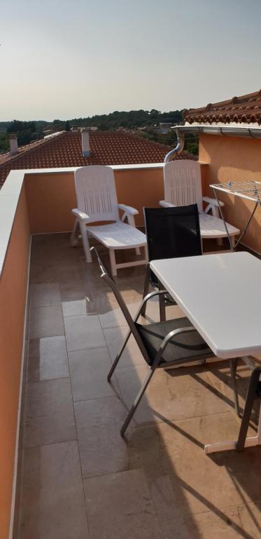 Balkon lub taras w obiekcie Apartmani Citrus Novigrad
