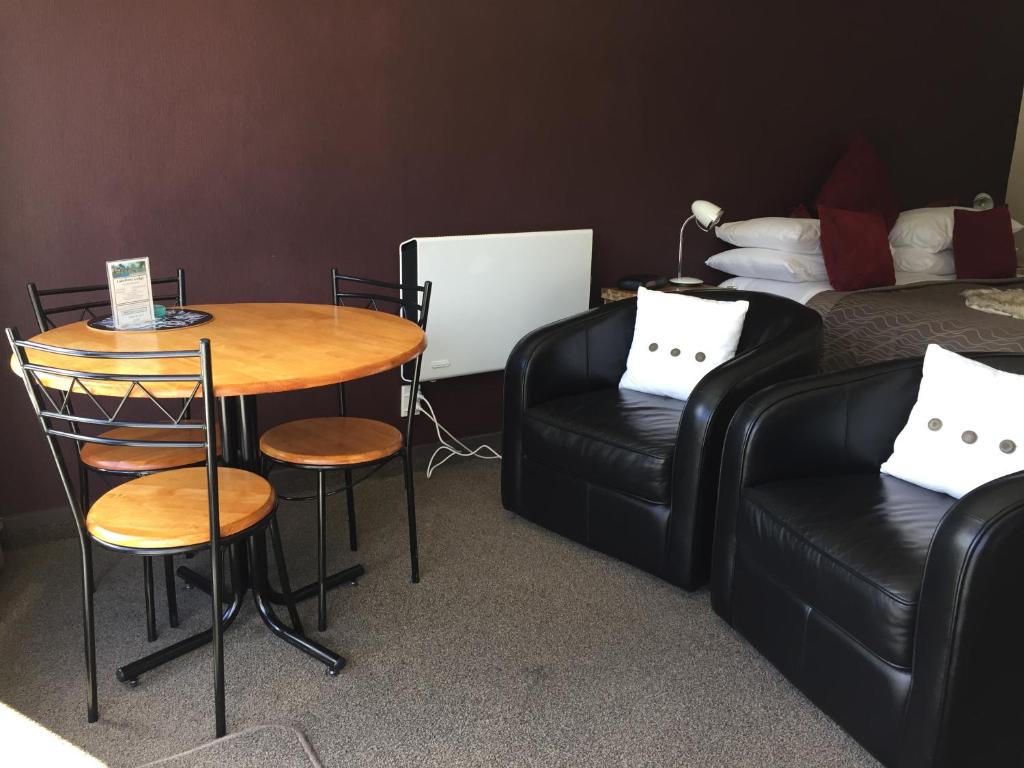 Lakefront Lodge - Resim 8