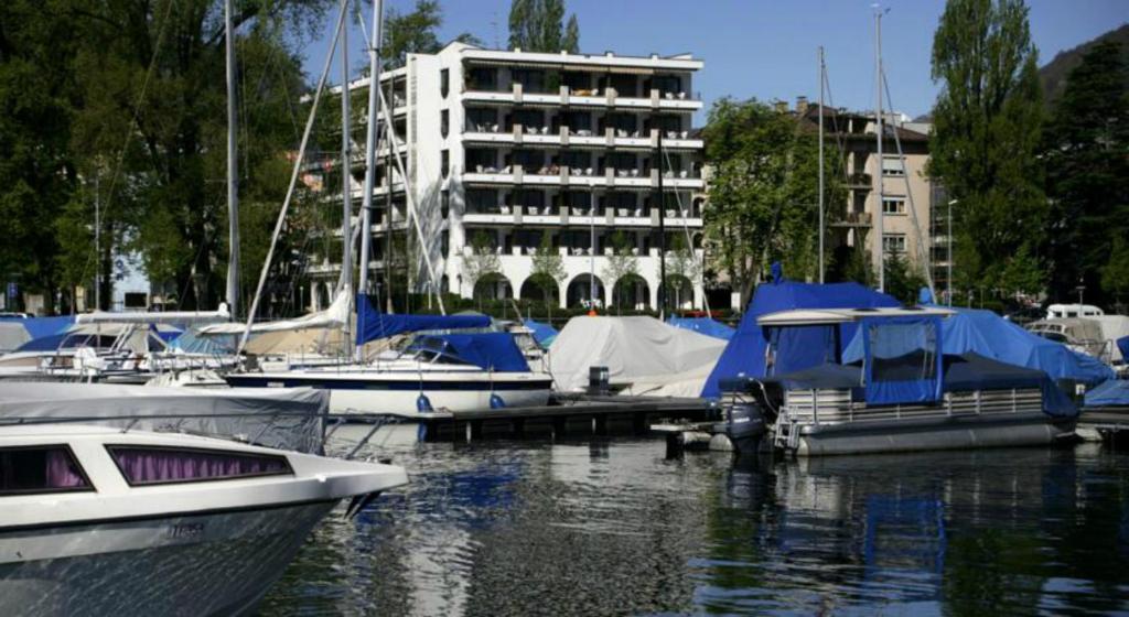 Výhled na řeku, která protéká v blízkosti hotelu