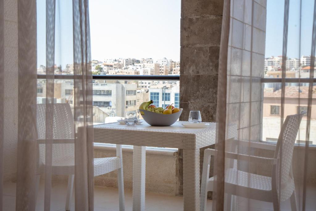 Balkón nebo terasa v ubytování Triple A Hotel Suites