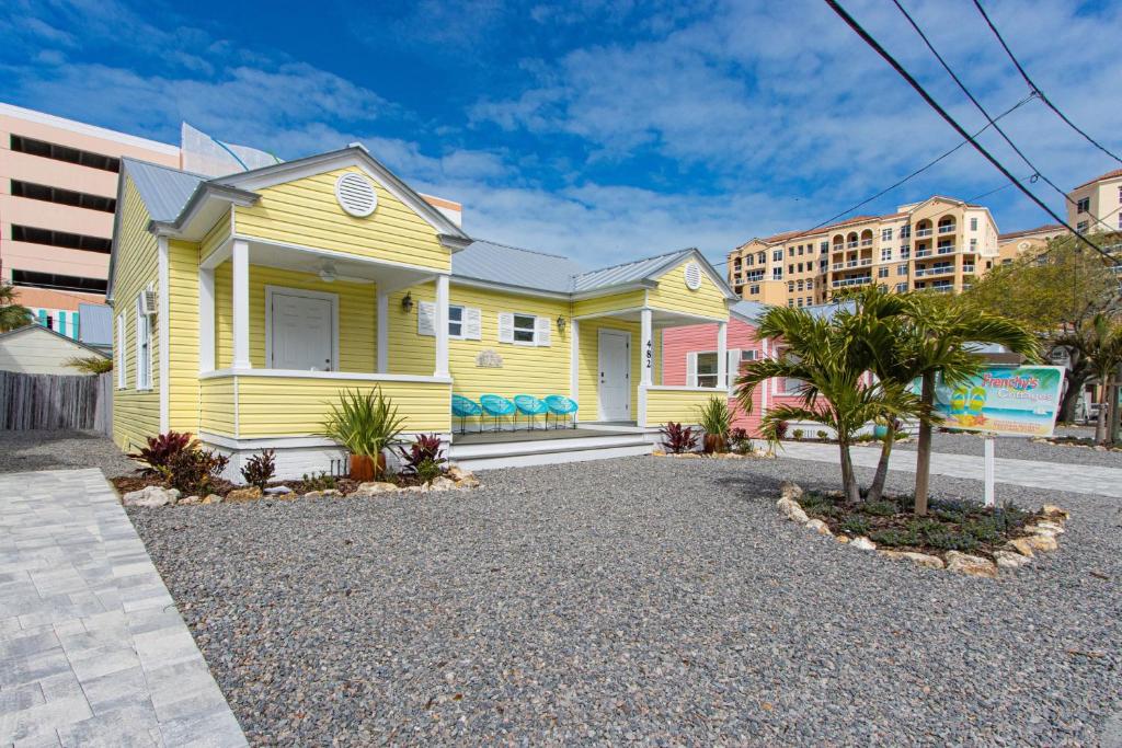 Frenchy's Cottages on East Shore 482 Luxury Boutique Coastal home, Clearwater