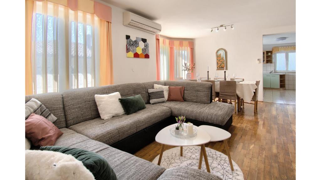 Holiday Home Tina by Rent Istria - Casa De Férias De Três Quartos