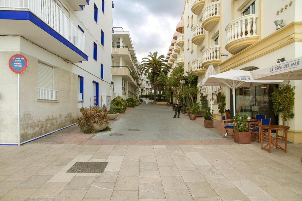 APARTAMENTO CON OFICINA Y VISTAS AL MAR, Sitges – Updated ...