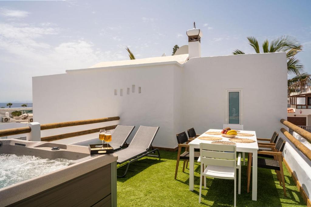 COCO, Puerto del Carmen – Updated 2023 Prices