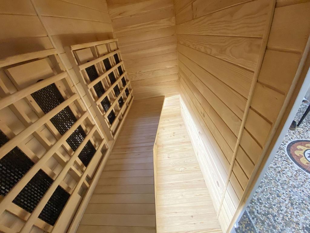 Le Clovis Suites Spa Sauna - 12