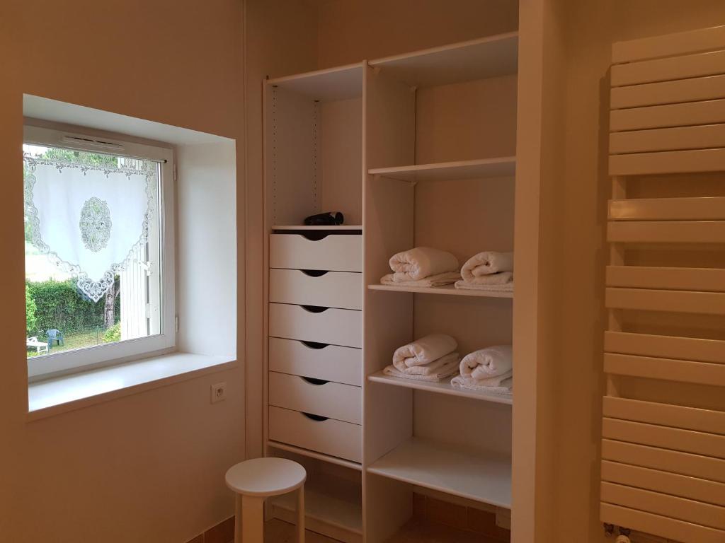 Domaine de Pelouaille - chambre d'hôtes - Habitación Cuádruple Con Vistas Al Jardín