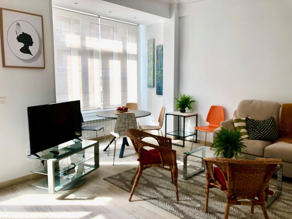 Televízia a/alebo spoločenská miestnosť v ubytovaní FOODIES LOCATION. SURF. NETFLIX . 3 BDR