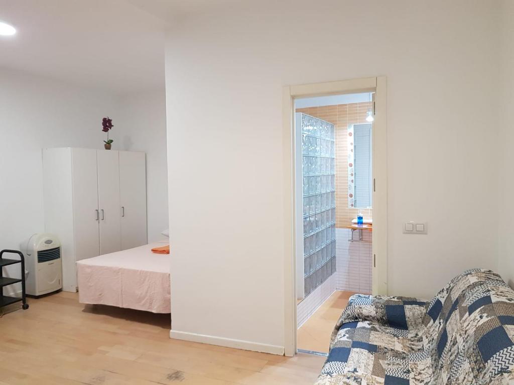 Estudios Cascorro Rastro, Madrid – Updated 2022 Prices