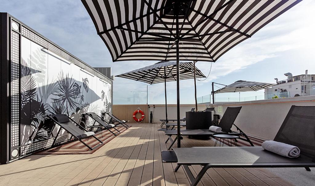 Pestana CR7 Gran Vía Madrid - Resim 38