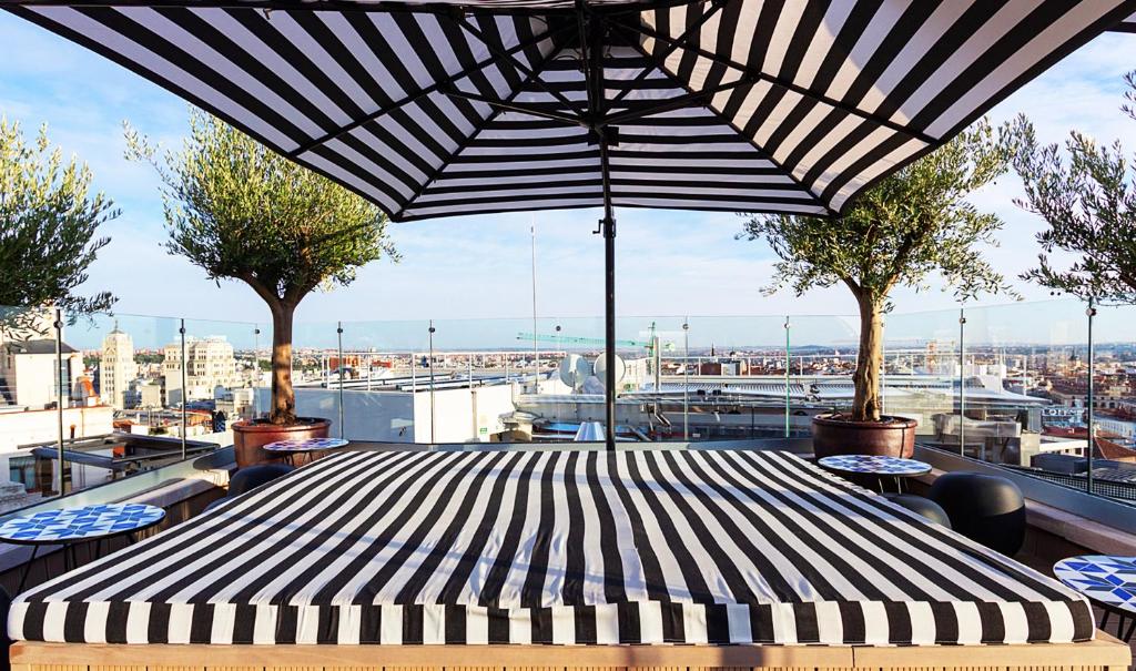 Pestana CR7 Gran Vía Madrid - Resim 17