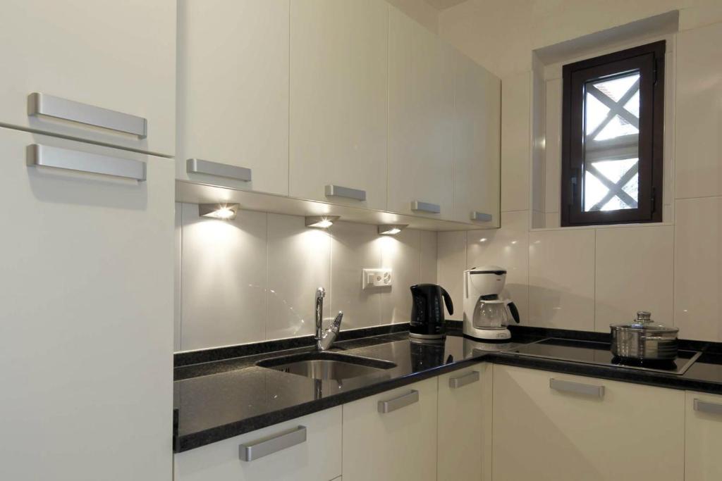 Aparthotel Al Lago - Resim 40