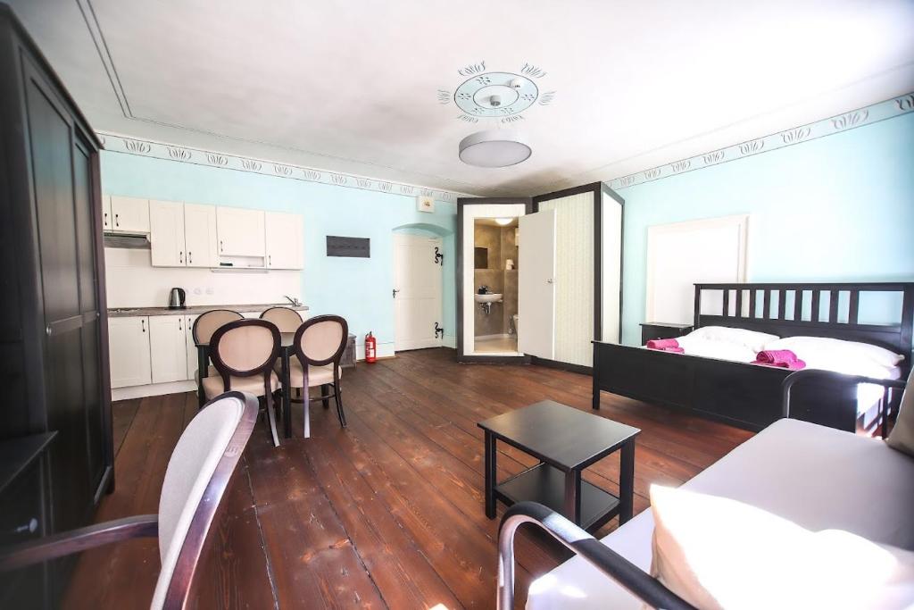 Kuchyňa alebo kuchynka v ubytovaní Klášterní apartmány