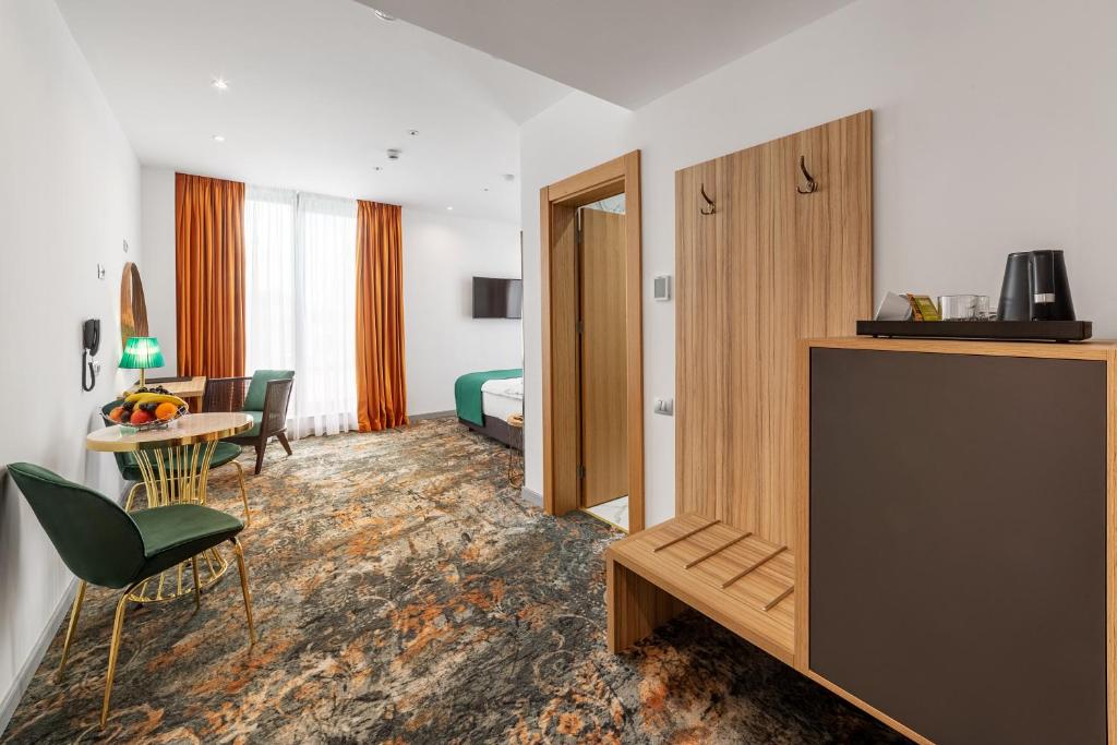 Tomis Garden Bucuresti - Resim 30