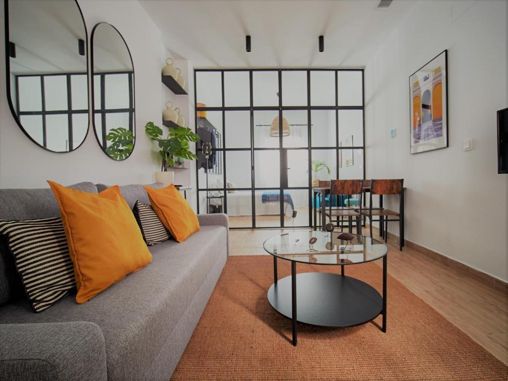 Pelícano Seville Apartments - Housity